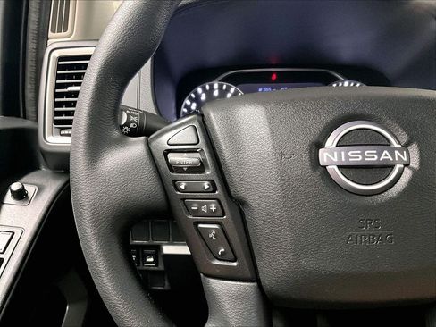 Used 2022 Nissan Frontier SV AWD/4WD image 22