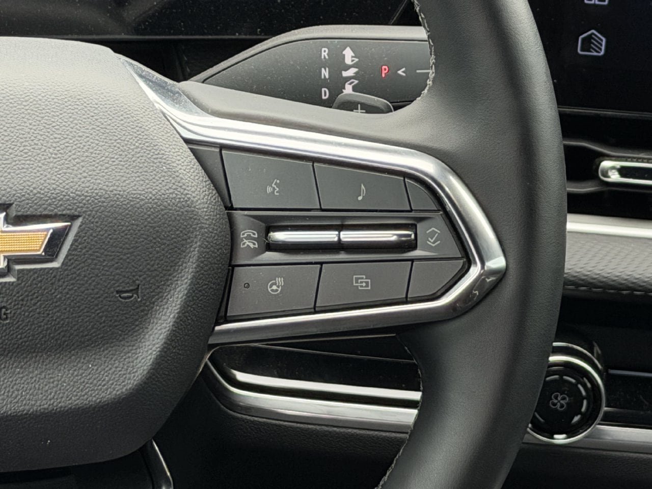 Certified 2026 Chevrolet Equinox LT FWD image 14