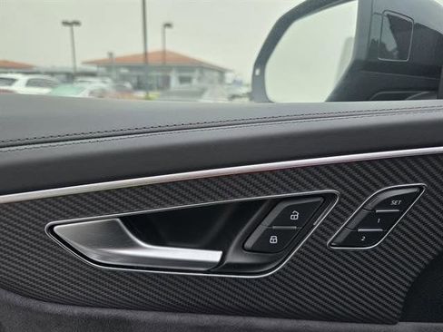 New 2026 Audi SQ8 Prestige image 27