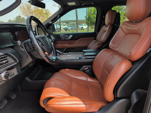 Used 2019 Lincoln Navigator L Reserve AWD/4WD image 11