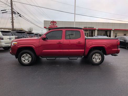 Used 2022 Toyota Tacoma SR AWD/4WD image 2