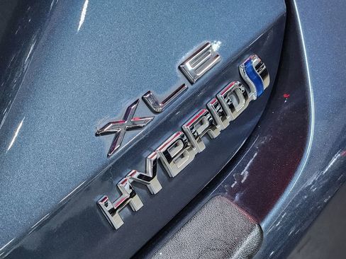 Used 2021 Toyota Avalon XLE w/ Moonroof Package image 28