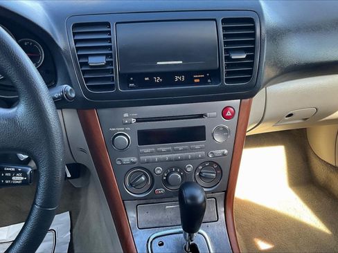 Used 2005 Subaru Outback 2.5i AWD/4WD image 9