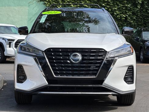 Used 2021 Nissan Kicks SR w/ SR Premium Package image 9