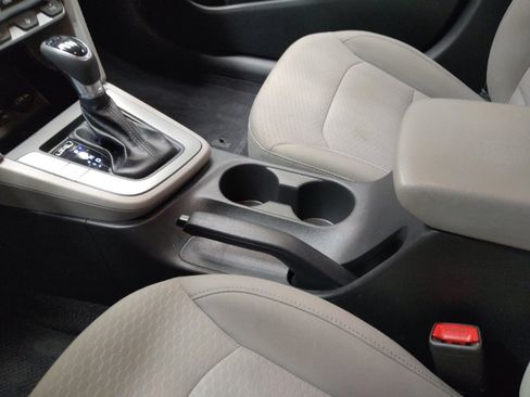 Used 2020 Hyundai Elantra SE image 26