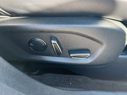 Used 2017 Ford Explorer XLT w/ Equipment Group 202A image 40