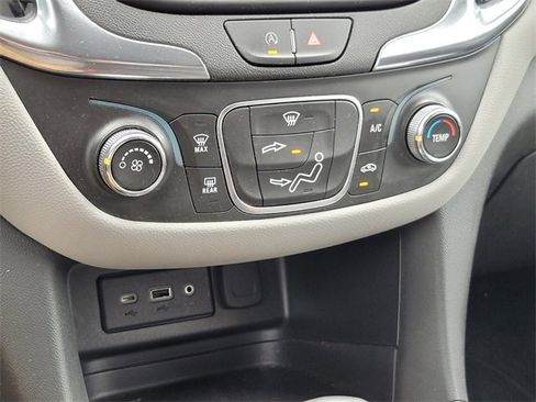 Used 2023 Chevrolet Equinox LS w/ LS Convenience Package image 32