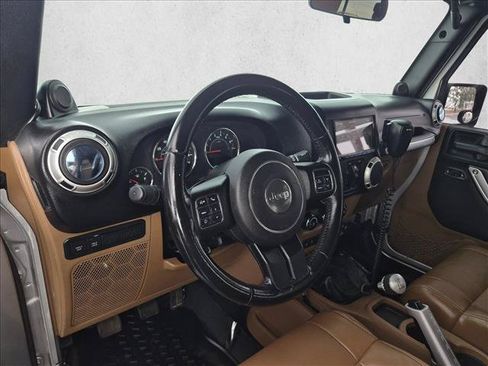 Used 2012 Jeep Wrangler Unlimited Rubicon w/ Connectivity Group AWD/4WD image 14