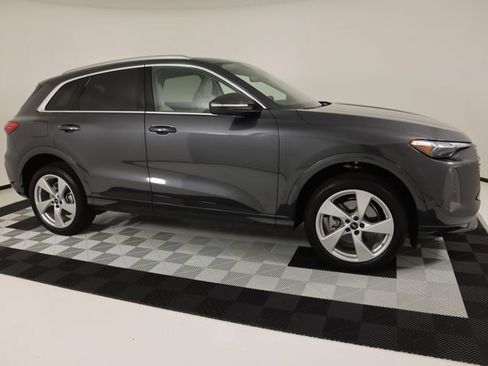 Used 2025 Audi Q5 Premium Plus w/ Premium Plus AWD/4WD image 6