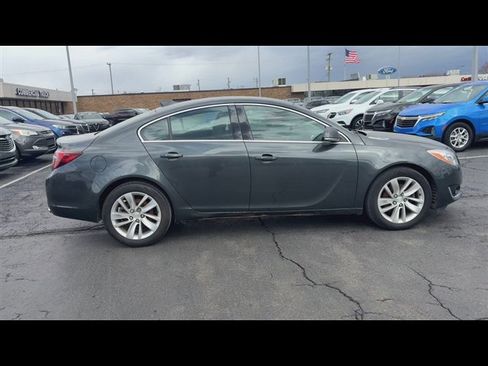 Used 2017 Buick Regal Premium image 9