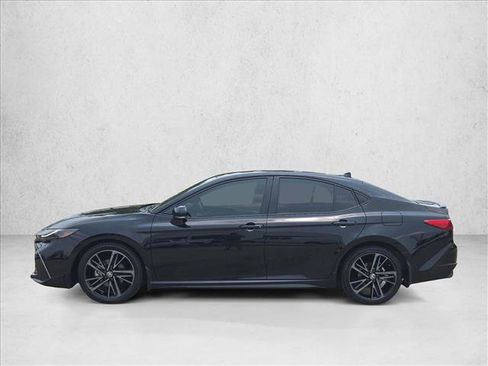 Used 2025 Toyota Camry XSE FWD image 9