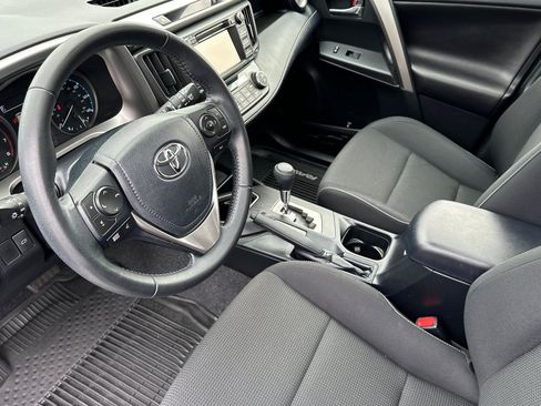 Used 2018 Toyota RAV4 XLE FWD image 10