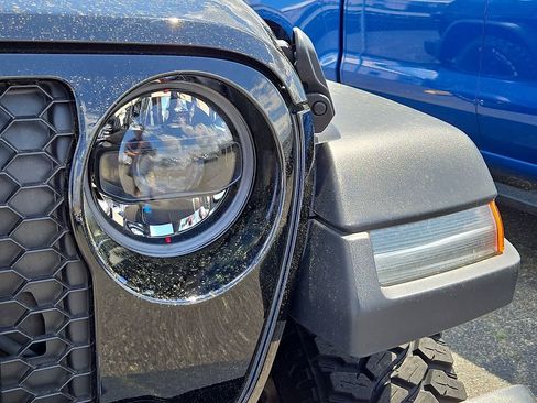 Used 2023 Jeep Wrangler Unlimited w/ Cold Weather Group image 7