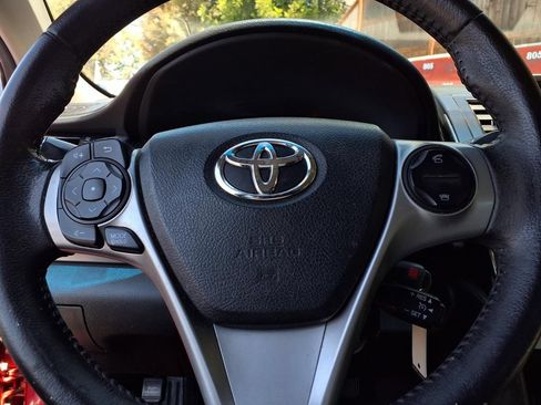 Used 2014 Toyota Camry SE FWD image 12