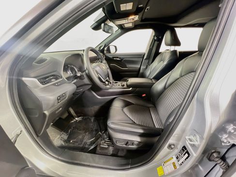 Used 2023 Toyota Highlander XSE AWD/4WD image 20