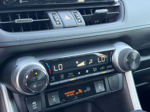 Used 2020 Toyota RAV4 XSE w/ XSE Grade Weather Package AWD/4WD image 25
