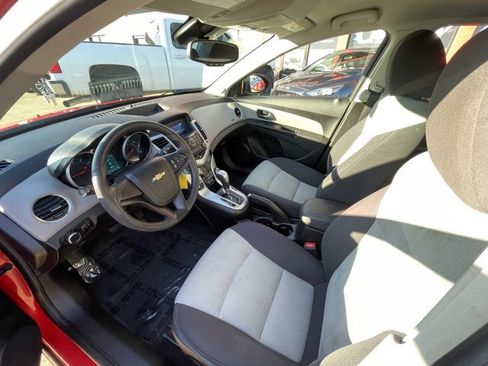 Used 2014 Chevrolet Cruze LS FWD image 11