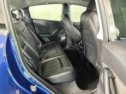 Used 2022 Tesla Model Y Long Range image 26