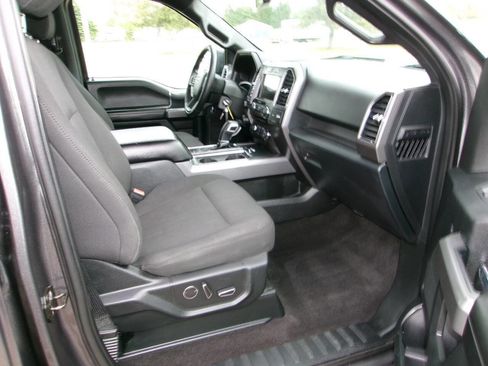Used 2018 Ford F150 XLT w/ Equipment Group 302A Luxury AWD/4WD image 9
