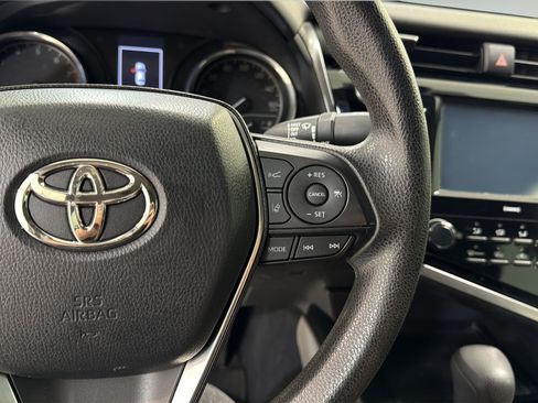 Used 2020 Toyota Camry LE w/ Convenience Package FWD image 15