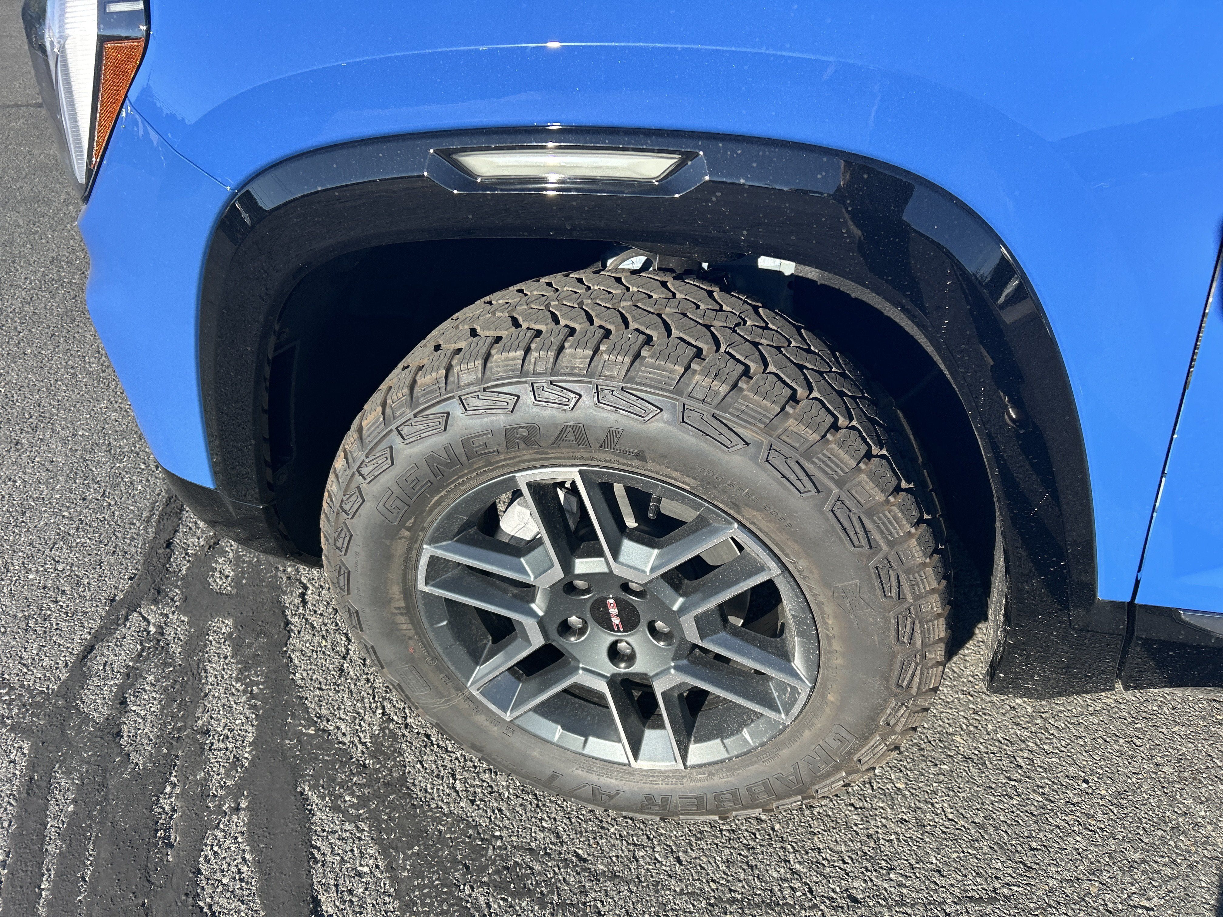New 2027 GMC Terrain AT4 w/ Convenience Package III AWD/4WD image 4