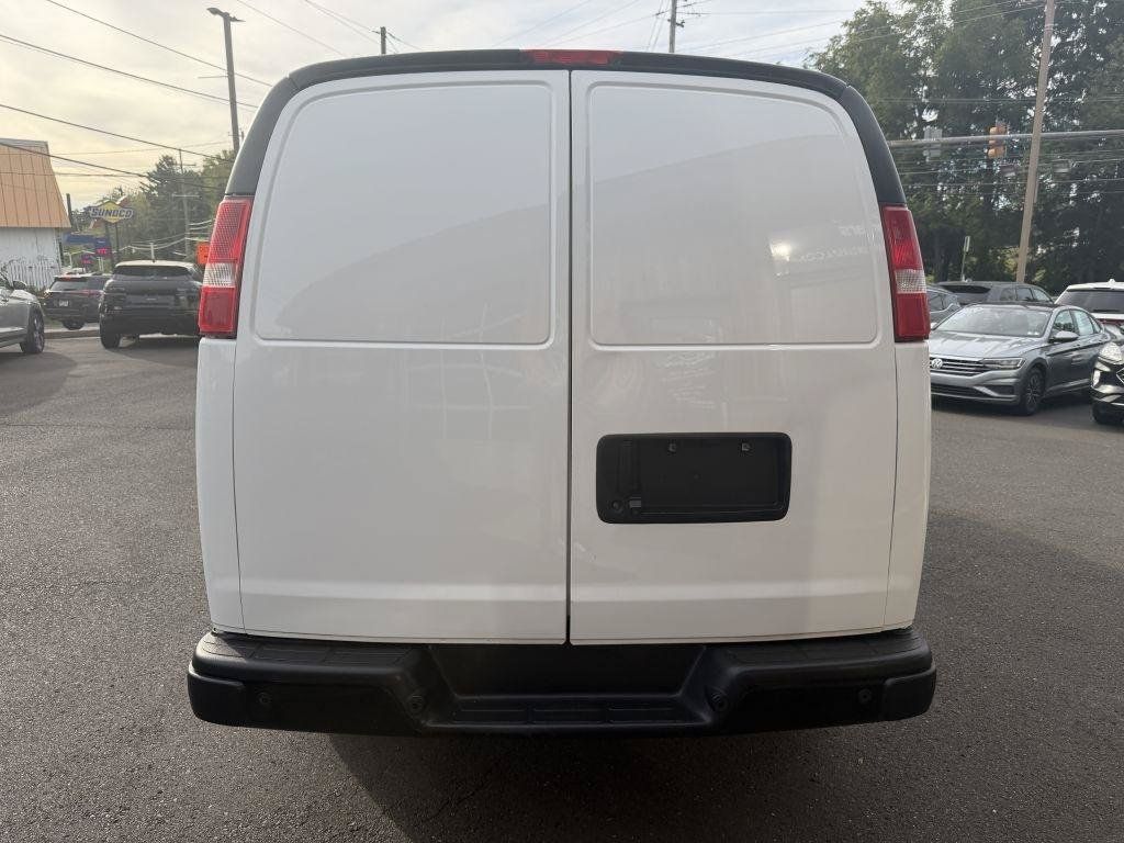Used 2021 Chevrolet Express 2500 w/ Driver Convenience Package RWD image 4