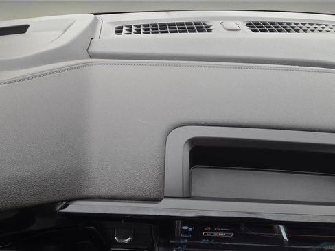 Used 2022 Chevrolet Silverado 1500 LT Trail Boss w/ LT Trail Boss Premium Package image 9