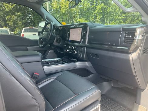 Used 2024 Ford F250 Lariat w/ Lariat Ultimate Package AWD/4WD image 11