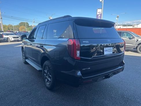New 2025 Ford Expedition Active image 5