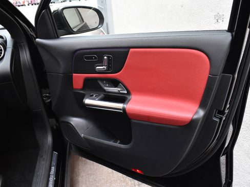 Used 2021 Mercedes-Benz GLA 250 4MATIC w/ AMG Line Exterior image 29