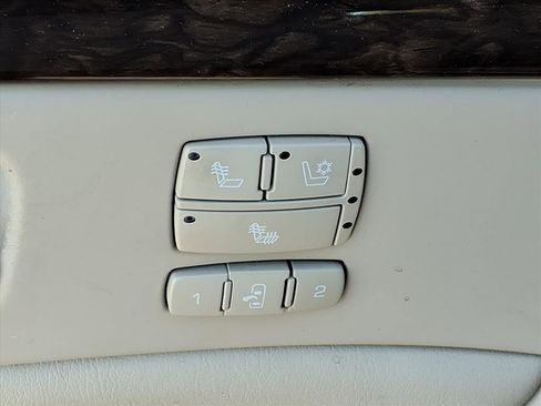 Used 2010 Cadillac DTS Luxury image 5