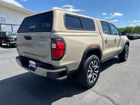 Used 2024 GMC Canyon AT4 w/ AT4 Premium Package AWD/4WD image 11