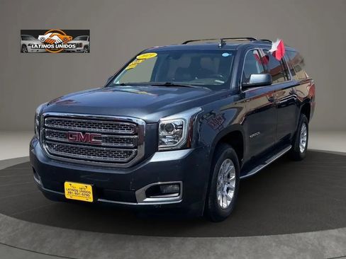 Used 2019 GMC Yukon XL SLT w/ Open Road Package AWD/4WD image 3