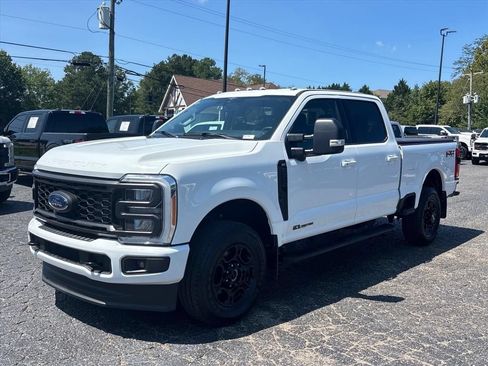 Used 2023 Ford F250 XLT w/ XLT Premium Package AWD/4WD image 3