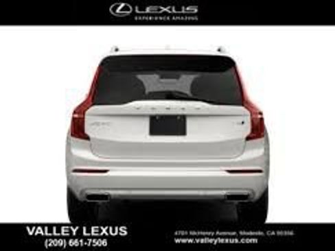 Used 2016 Volvo XC90 T6 Momentum w/ Momentum Plus Package AWD/4WD image 10
