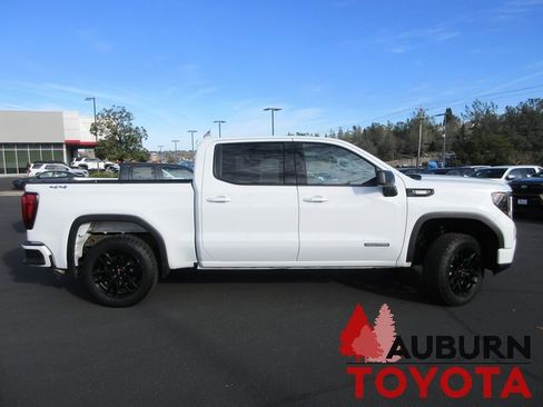 Used 2023 GMC Sierra 1500 Elevation image 3