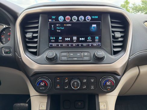 Used 2019 GMC Acadia Denali w/ Technology Package FWD image 14
