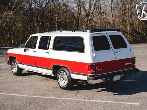 Used 1991 Chevrolet Suburban 2WD image 9