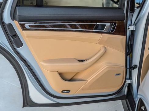 Used 2018 Porsche Panamera image 51