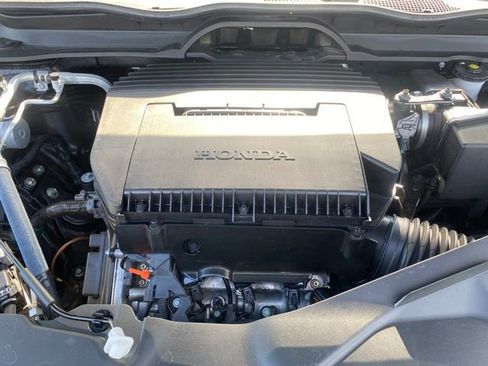 Used 2025 Honda Pilot Black Edition image 39