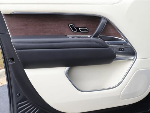 Used 2023 Land Rover Range Rover Long Wheelbase Autobiography image 10