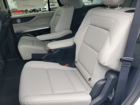 New 2026 Lincoln Navigator Reserve AWD/4WD image 30