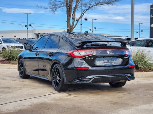 Used 2023 Honda Civic Sport image 3