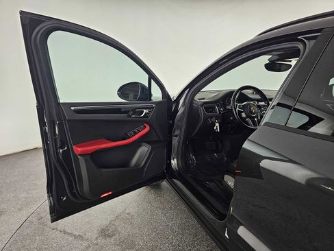 Used 2017 Porsche Macan image 19