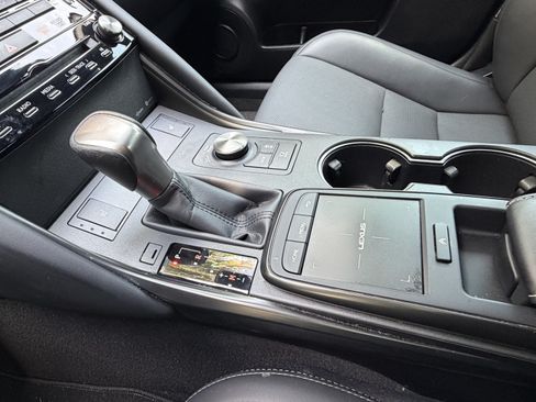 Used 2024 Lexus IS 350 F Sport RWD image 28