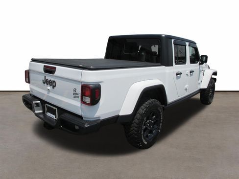 Used 2023 Jeep Gladiator Sport AWD/4WD image 3