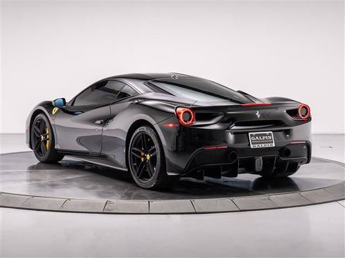 Used 2016 Ferrari 488 GTB RWD image 3