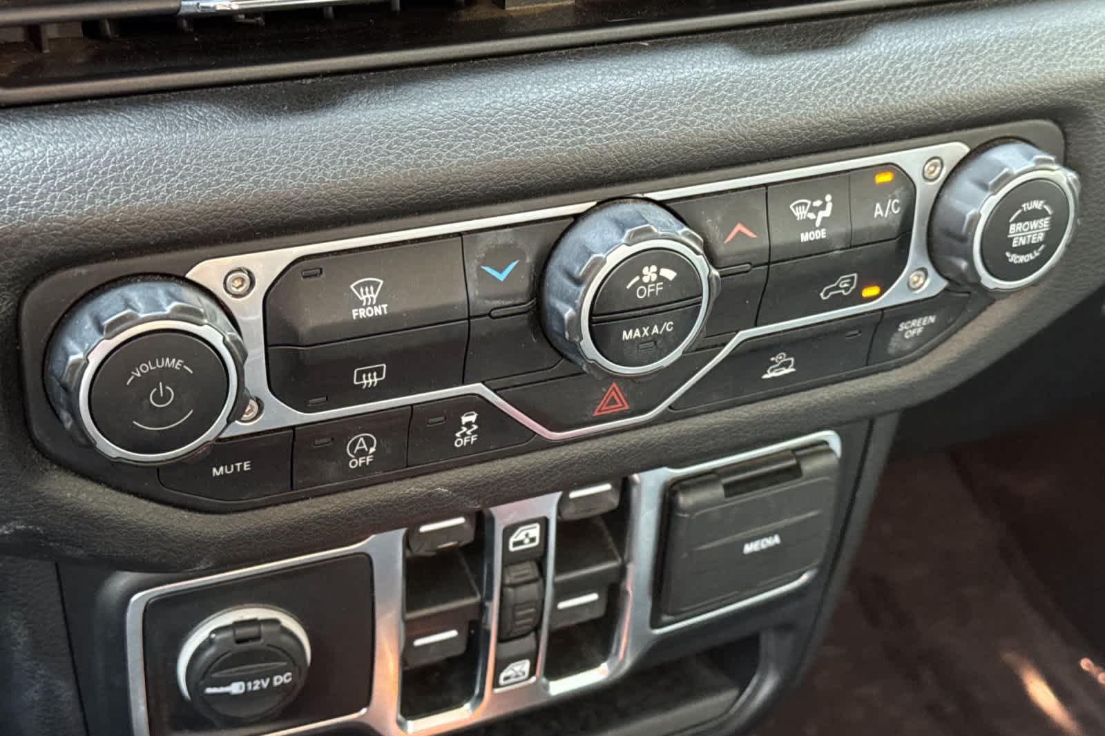 Used 2024 Jeep Wrangler Unlimited Sport AWD/4WD image 20