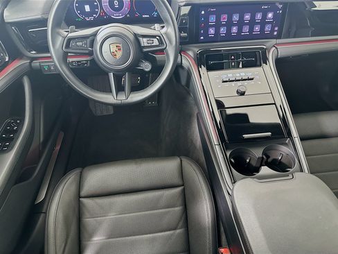 Used 2025 Porsche Panamera RWD image 14