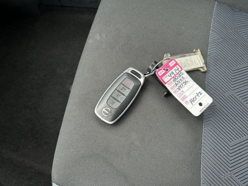Used 2025 Nissan Versa SV FWD image 18